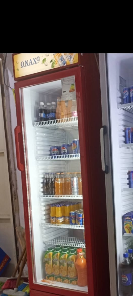 براد جديد إستخدام قليل جداً نوعيه ONAX لون أحمر العنوان بلدروز للاتصال *********** بلاد رز, ديالى
