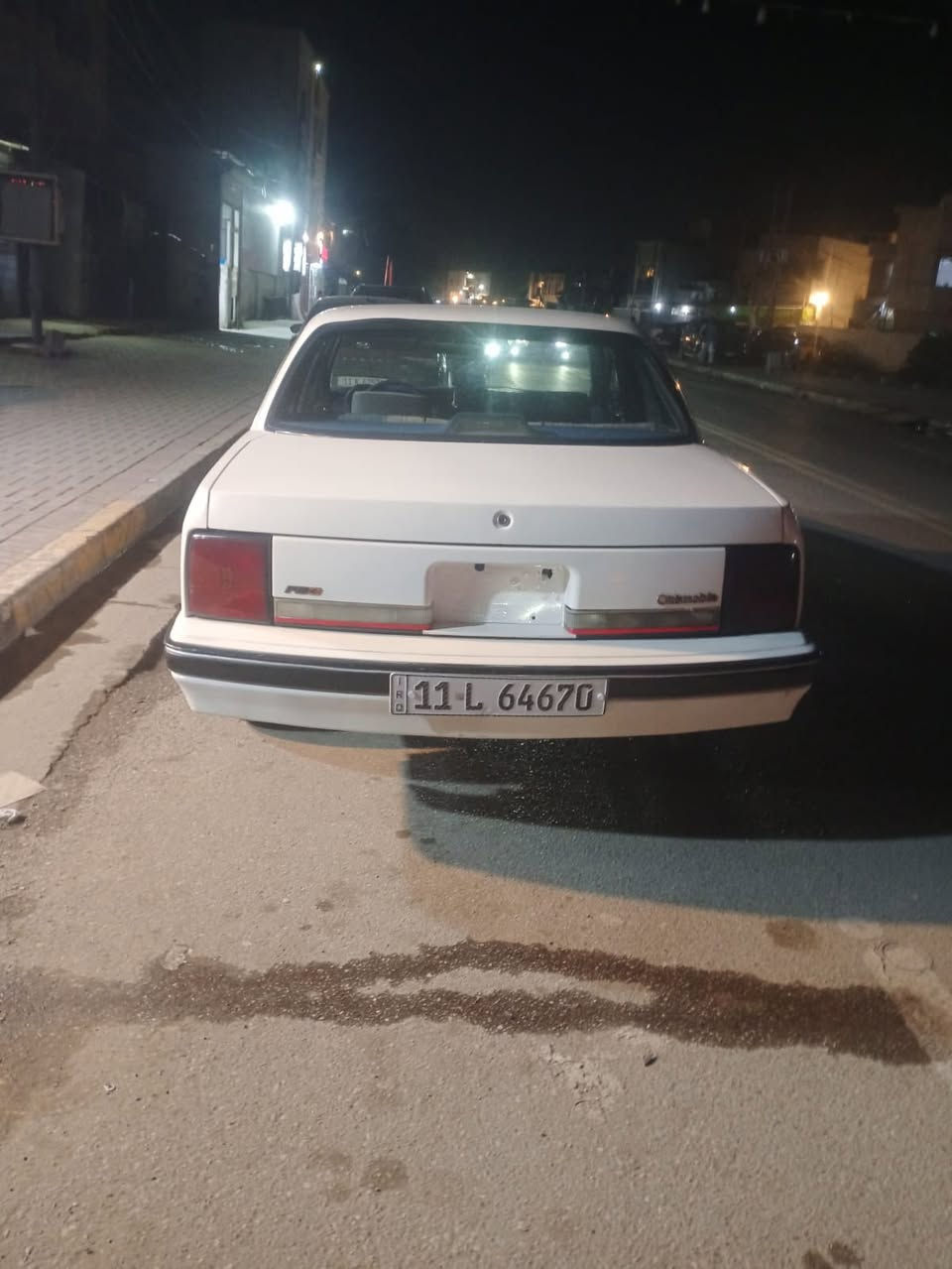 السلام عليكم اولدز ٩٠ كير محرك تبريد كهربائيات كلها مكفوله وبلاديه مابيها حادث صبغ عبايه اثر الجراد ريمونت سنتر لوك صندوق ريمونت سياره مابيها اي نقص كلش حلوه وناعمه رقم بغداد تحويل ثاني يوم تخم كبات سياره كلش نظيفه احلى من الصور رايدها ٤٨ ورقه وبيها مجال للاتصال ***********
