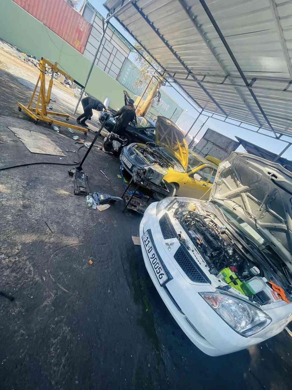 بسم الله والصلاة والسلام على رسول الله .
شلونكم شخباركم 

ألعمل ألصح في ألورشة ألصح .
تشرفوني من أي مكان كُل ألهلا بيكم .
تحياتي أخوكم داوود .
 خدمات داوود  قطع غيار السيارات لانسر بومه +قرش+سمكره+صبغ عام +تعديل 🚖🚖

📞 ***********
@الجميع
