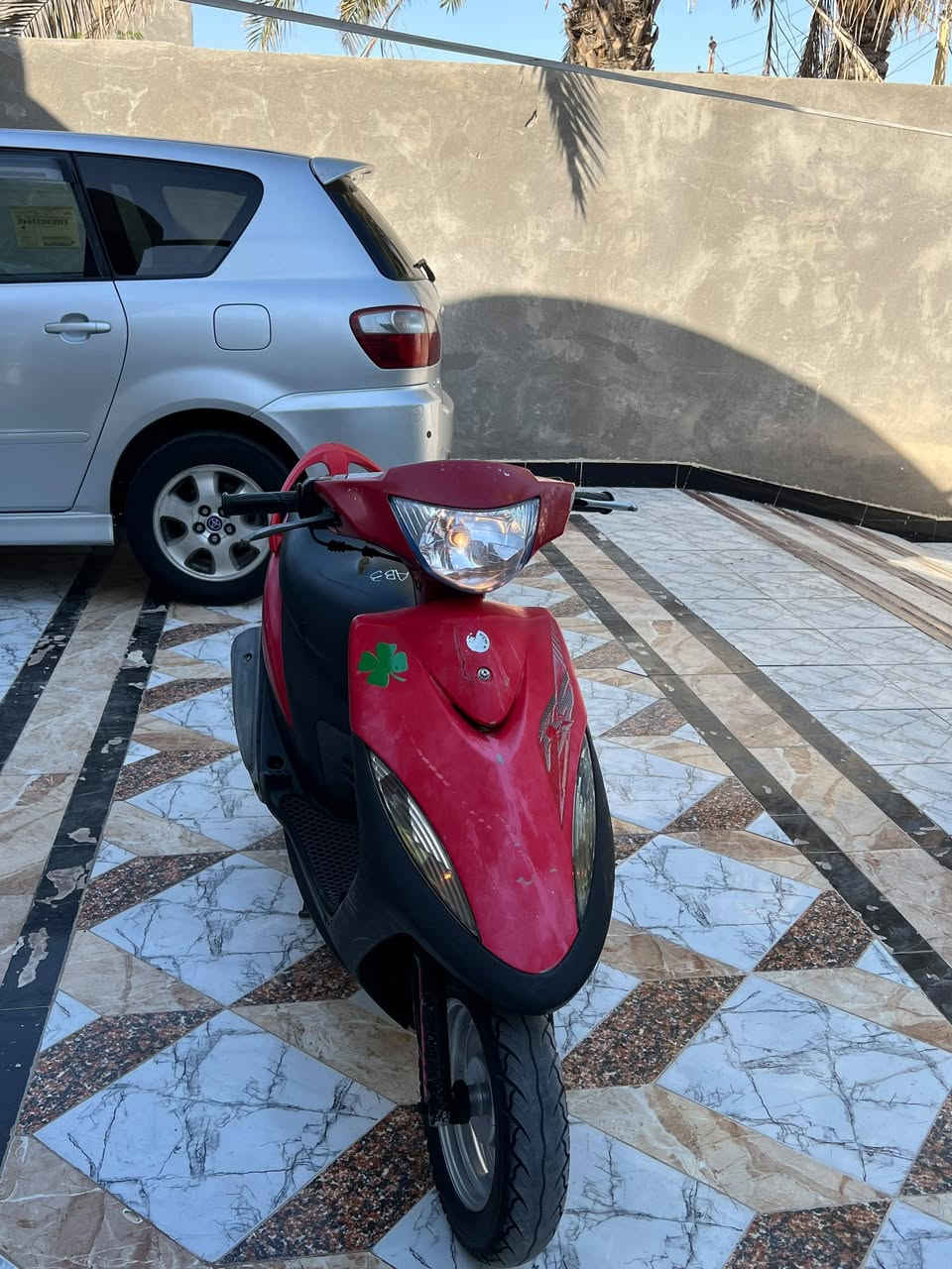 للبيع ماكس عدله حمره جارده  رمبه صار سبوع من طالعه جديده كلش جاهزه من كلشي جاهزه مجهزه تايرات جدد باتري جدي يعني ربع ماتذب عليه اشاير عالي ناصي نكرت سلف مكان بصره قضاءالمدينه الرقم ***********
