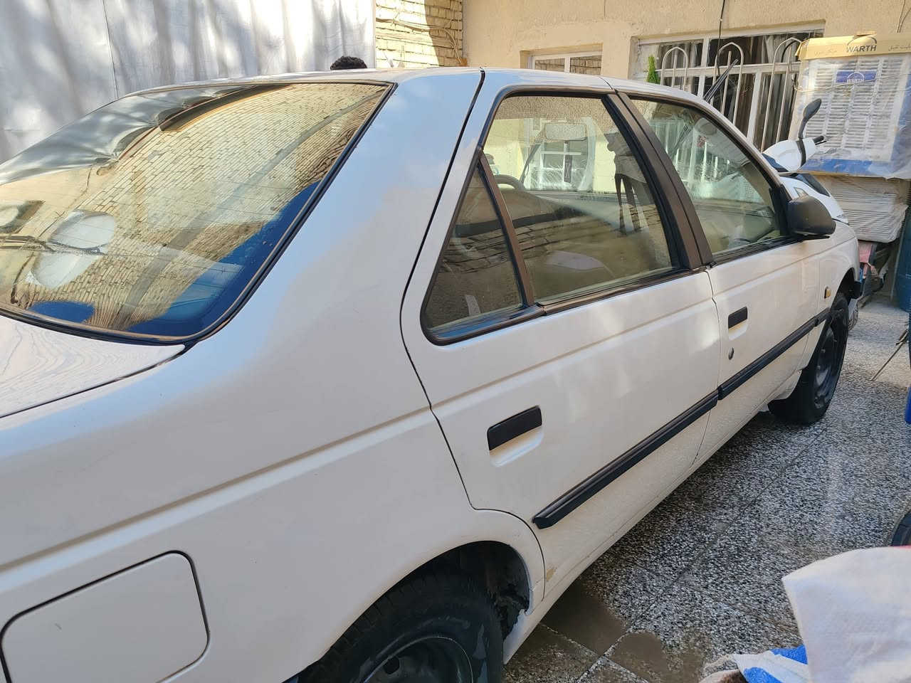 بيجو ٤٠٥ موديل ٢٠٠٩
السلام عليكم
بيجو جي ال اكس ٤٠٥ م٢٠٠٩ 
مكينتها فرت يطغ ابيع هلموجود 
ما بيها لا ضربه ولا صبغ بس ع كد تعمير دواسات و هلال جاملغ خلفي 
اريدها من الاخير قفل ب ٣١ 
ما يعجبك السعر فكلشي موجود بالسوك
متواجد اتصال و واتساب 
***********
