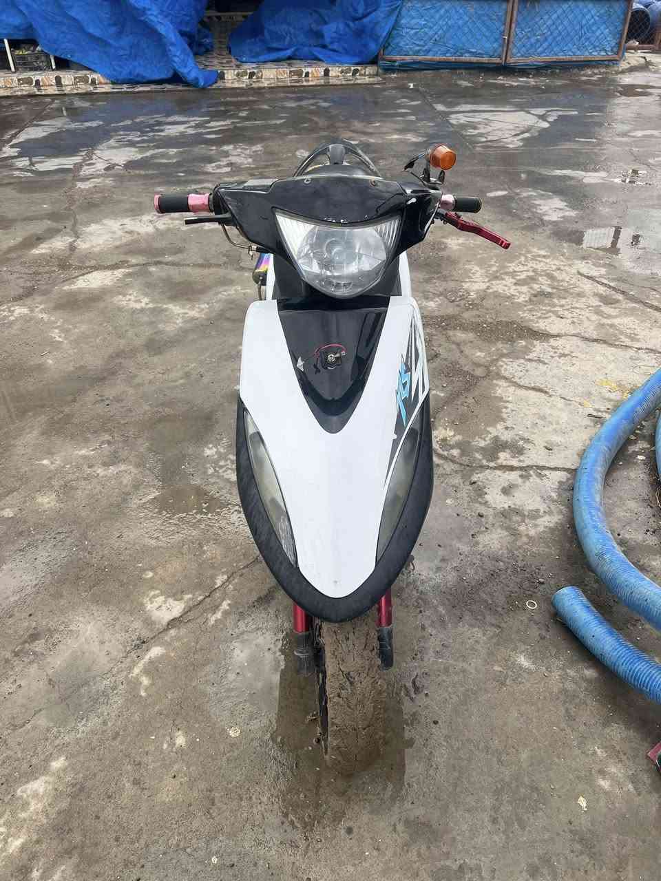 للبيع دراجه بسعر مناسب ٣٠٠. العنوان ديالى الوجيهيه  رنبه


**إذا كنت صاحب هذا الإعلان وتريد حذفه لأي سبب، رجاءا أرسل رسالة إلى الدعم الفني**