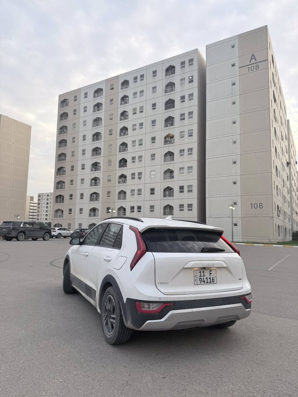 السلام عليكم اخوان
نيرو موديل 2023 

ماشيه 17 الف ميل مشي امريكا 

السياره جديده جداً 

الحادث تبديل جاملغ الأمامي جهه اليسار نفس اللون والباب ايضاً 

المواصفات معروفه للنيرو كشنات تدفئه شاشه دجتل كشنات كهرباء منفذ UBS و AUX وبعد هواي مواصفات 

السياره للمراوس بالنترا ان 

للاتصال *********** أو راسلني خاص وتدلل
