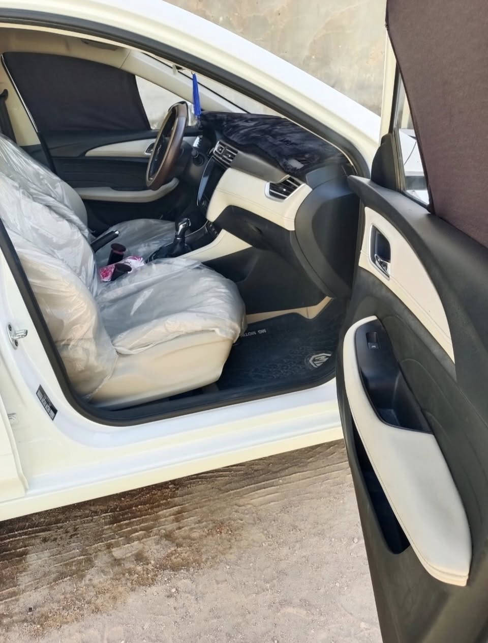 سلام عليكم
للبيع ام جي 5 موديل2023 
كفاله عامه 
رقم بغداد مداور ثاني يوم
مصابيح led
‏A.B.S
نظام مراقبة ضغط الهواء في الاطارات
مثبت سرعة
ارضيات MG 
مصابيح نهارية LED
شاشه + كامره
مداخل USB عدد 2
‏Android Auto
‏Apple Car Play
تحكم ستيرن
اشاير بلمري
 بصمه
تبريد ثلج
تدفئة
بعد هواي مواصفات سياره خير من الله كلشي بيها يشتغل
السعر 107 وبيها مجال دللو بعيوني

النجف الاشرف

***********
