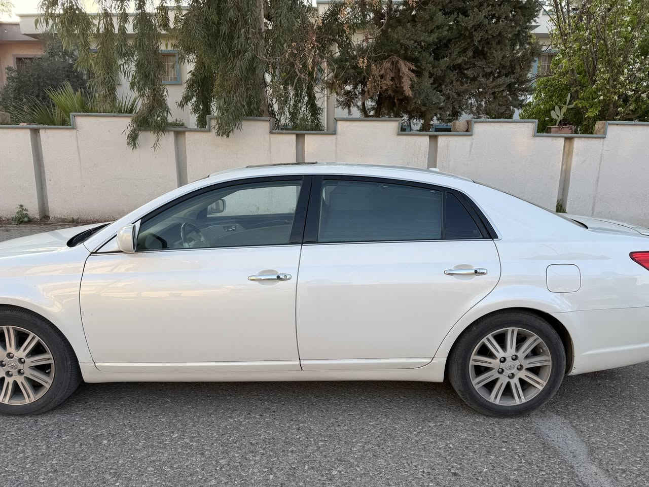 افلون 2010 
مواصفات خليجية 
بدون صبغ بدون ضربة فقط بارد 
ماشية 204000
شراي يراسل واتساب ***********
