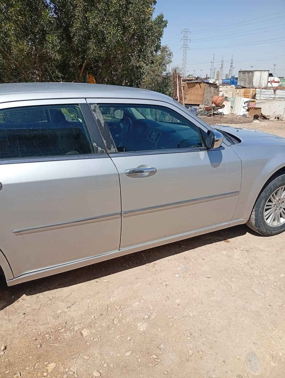 اوباما رقم بغداد موديل 2010 للبيع السعر 32 1البكان واسط بيها باب مصبوغ فقط اثر شخط *********** الاستفسار
