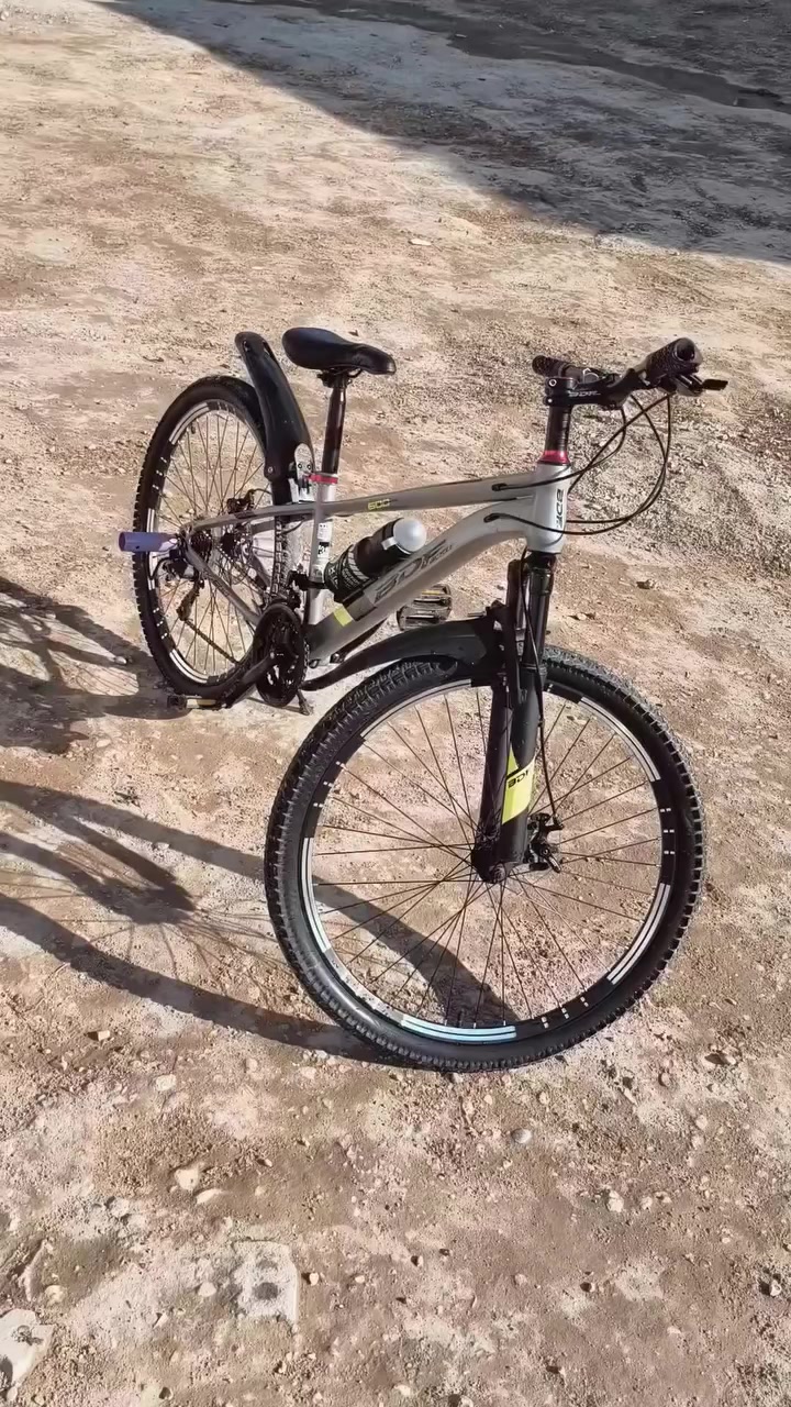 السلام عليكم بايسكل أمريكي 26 السعر 150 وبي مجال 
بغداد العبيدي ***********
