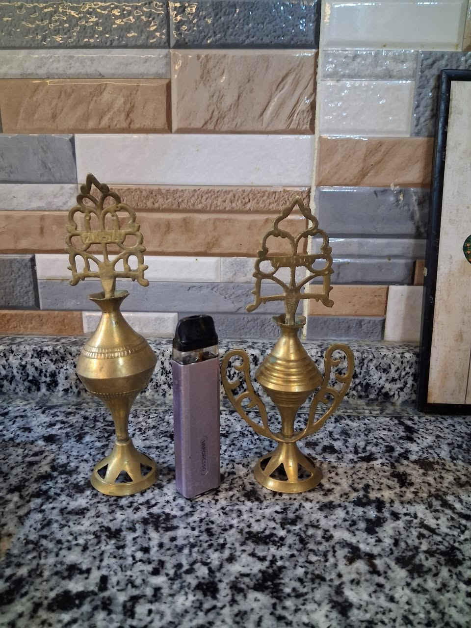 🌟 مكحلتين نحاس شغل قديم 🌟

قطعتان تراثيتان مميزتان من النحاس، مشغولتان يدوياً بإتقان، وبحجم كبير (أكبر المقاسات)، مناسبتان للديكور التراثي ولمحبي التحف والنوادر.

💰 السعر: 10 دنانير فقط للقطعتين.

📦 يتوفر خدمة التوصيل إلى جميع أنحاء المملكة.


**إذا كنت صاحب هذا الإعلان وتريد حذفه لأي سبب، رجاءا أرسل رسالة إلى الدعم الفني**