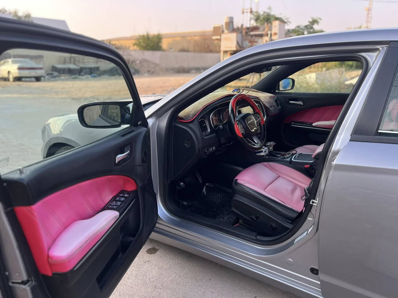 السلام عليكم سياره جارجر sxt للبيع السياره كندي اصل 2015 رقم انكليزي السياره رقم بغداد حره بسمي تحويل ثاني يوم السياره نضيفه كلش جاهزه مـטּ ڪلشـჂ̤ تبريد حداديه كير مكينه3600 تو ويل سياره  كله كفاله السياره متصرف عليه اي شي السياره موجوده بناصريه
*********** 
***********
