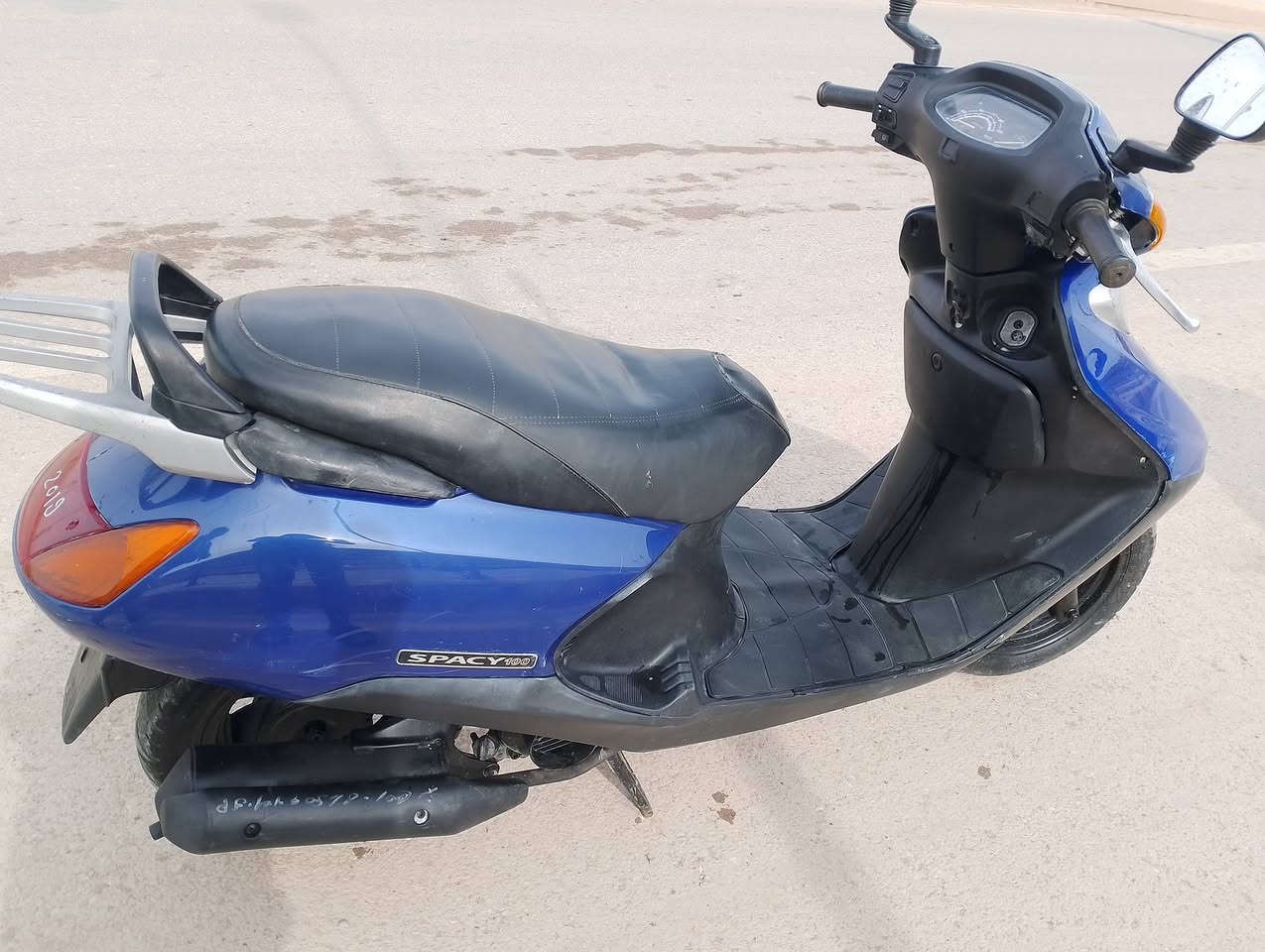 السلام عليكم دراجه سبيسي ياباني للبيع مكينه مفتوحه رايمر  كفر بلادي كهربائيات كله شغاله سلف هندر كله شغال قفل ستيرن قفل جنطة كله شغال مابيه أي نقص للستفسار اتصال على رقم هاتف ***********
