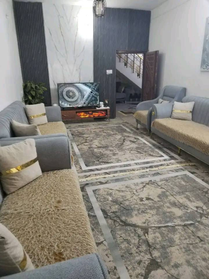 السلام عليكم 
دار للبيع مساحه ١٤٠م طابو صرف البيت على ساحه ونظيف جدا.. موقع أبي غرق..حي الجواد قرب جامع المتقين خلف مجمع سيد عقيل 
السعر 67 للشراي السعر جدا مناسب 
نستقبل كافه العروض 
للاستفسار *********** مكتب حجي سيف
