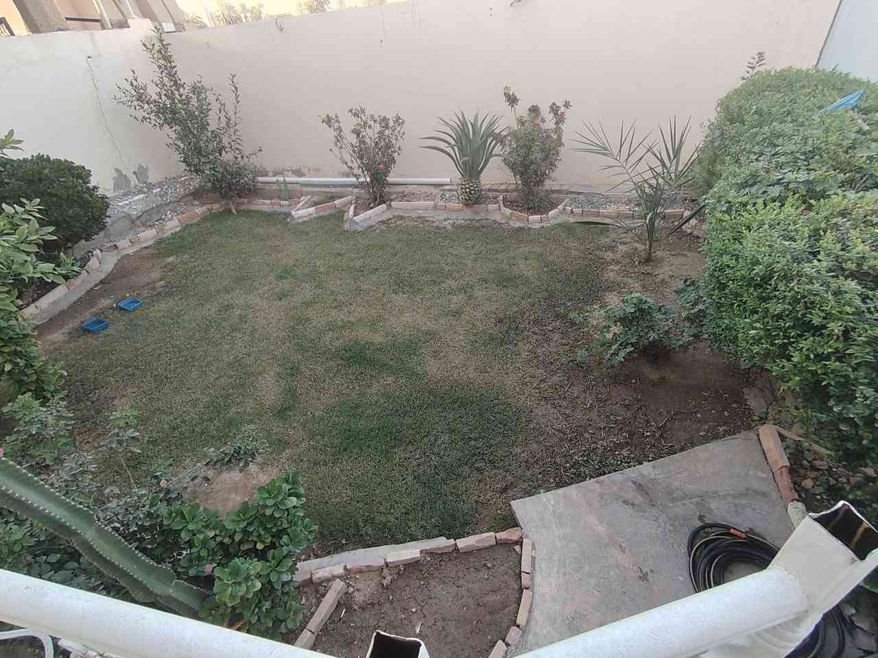 السلام عليكم بيت للبيع في البانيروما مساحه ٢٣٠ ركن طابق لاول بي غرفه وحده الطابق الثاني غرفتين مبنيات عل نص كهرباء ماء تبليط مجاري زراعي عل 117 ماشيه معامله بل طابو السعر 115او بي مجال ***********
