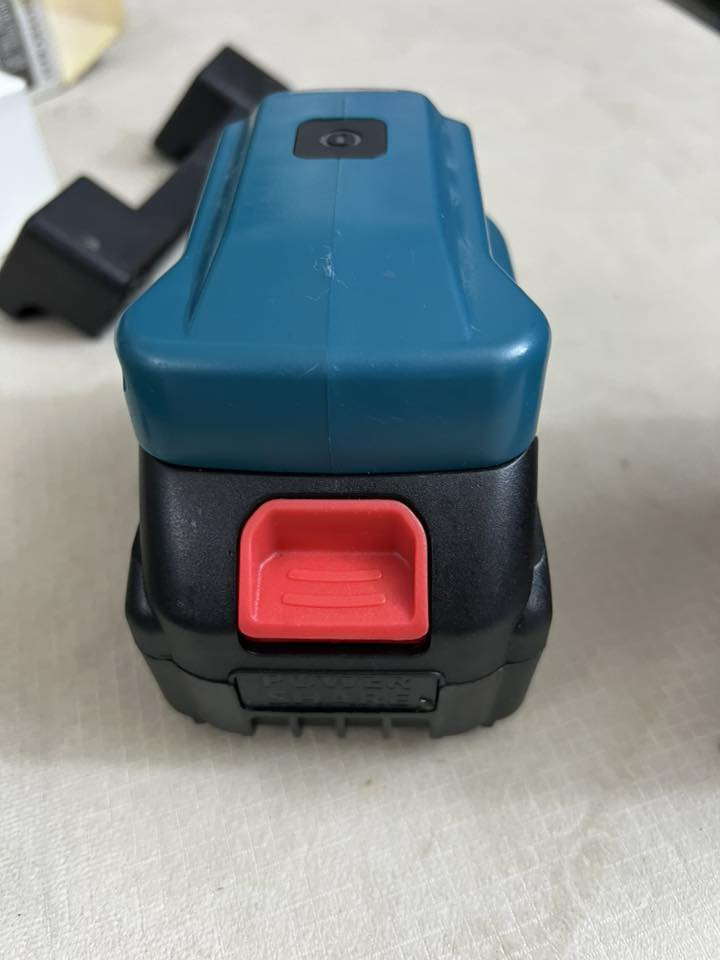 من رخصة الادمن المحترم 
ادابتر شحن سعر بدون بطارية وشاحنة ١٥ الف


**إذا كنت صاحب هذا الإعلان وتريد حذفه لأي سبب، رجاءا أرسل رسالة إلى الدعم الفني**