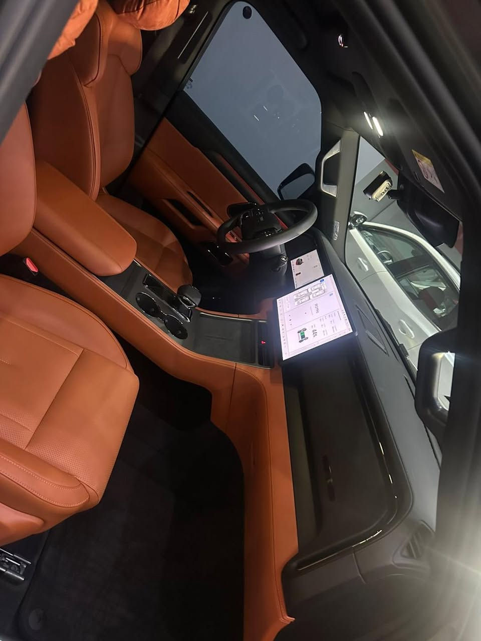 Rox 01

بۆ زانینی نرخ 
لایکی پەیج بکە و کۆمێت بکە نرخت پێدەگات

بۆیاخی نییە 
ڕەقەم هەولێرە 
4بستۆنە 
9000 کم ڕۆشتووە
ڕەنگی سەوزە 
پانۆڕاما 
سندوقی کارەبایی 
کامێرا 360
گەرمکەرەوەی کوشن 
ساردکەرەوەی کوشن
بەسمە 
مۆسەفاتی فولە 

سەیارەکە لە هەولێرە 

ژمارەی خاوەنی 
***********
