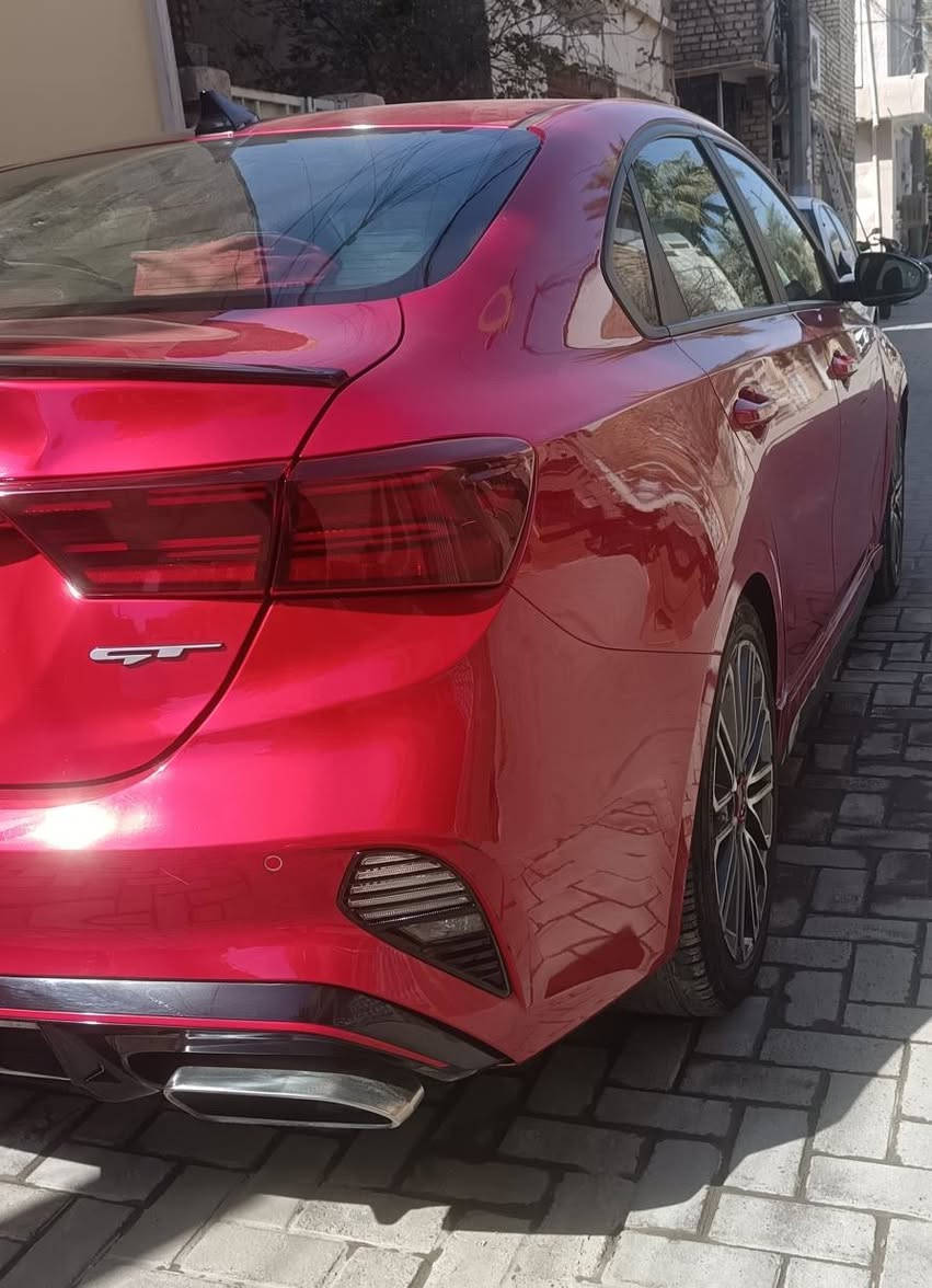 السلام عليكم 
للبيع كيا فورتي ب 148بيها مجال 
موديل 2022 GT
رقم اربيل الدولي بسمي تحويل ثاني يوم 
مكينه 1.600 تيربو كيرها DCT سبع سرعات
لايت فول  LED ثلاث عدسات LED نهاري اشراه LED بلوجكتر LED بك لايت LED
اشاير بالمري  + نقط عميه
بصمه تشغيل + بيبان + جنطه
تشغيل عن بعد
فتح جام سائق من ريمونت
تبريد بيانو 8 طكات مناخ منفصل
قطعتين تبريد 
كشن سايق كهرباء 4 حركات
تبريد + تدفئه كشنات 
رادار امامي جانبي خلفي
توقف ذاتي جنطه ذكيه تحديد مسار
اوتو هولد سايد بريك دمه
فتحه سقف اناره داخليه متغيره
كشنات حضن مختمه GT
ويلكب رياضي حجم 18 بلادي
حادث سيارة بنيد مبدل ومصبوغ
بيها ملاحظات رصعه باب السايق ورصعه بالجنطه
 للأستفسار  *********** بغداد, العراق
