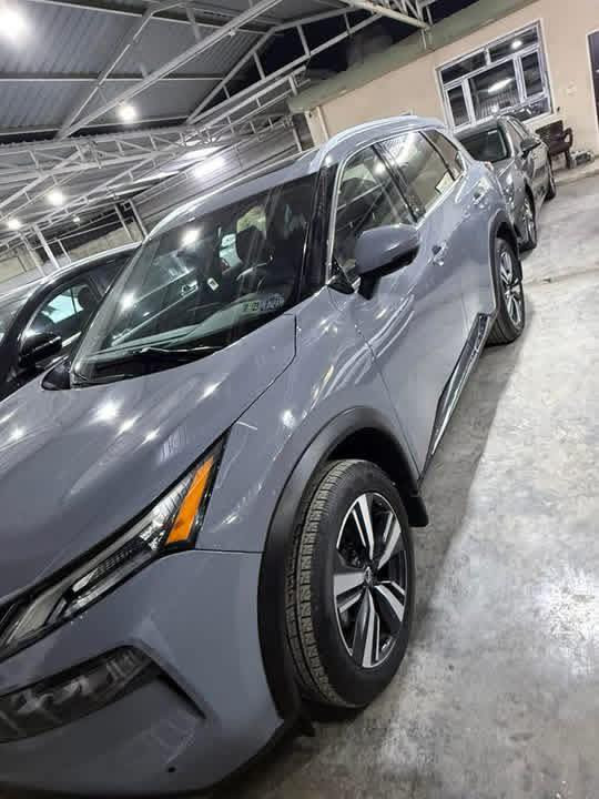 نيسان روج موديل2021 فول موصفات بون اسمنتي سياره حادثها بنيد  السياره جديده ماشيه 55  كيلو متر 
رقم بغداد 
السعر 175 وبيها مجال 
*********** 
واتساب متواجد 
بغداد المحمودية ناحيه الرشيد
