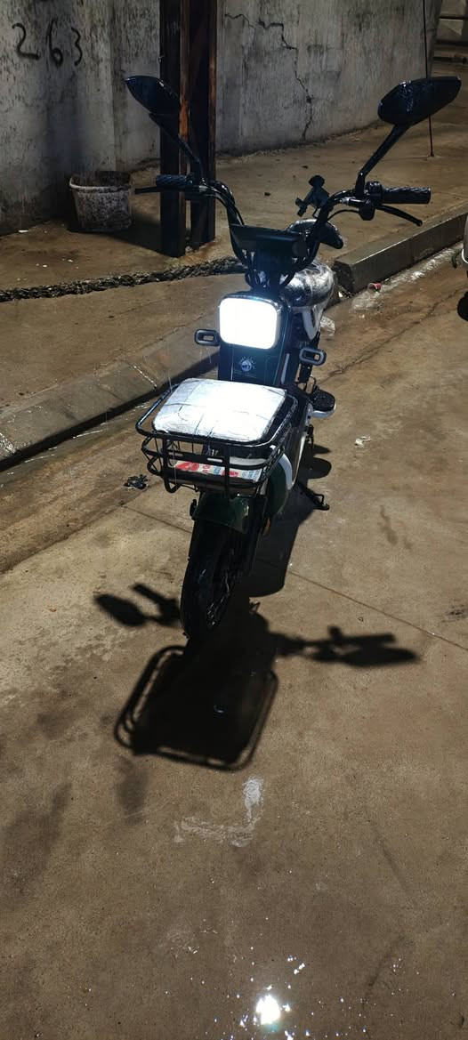 بايزكل شحن
كلش مرتب
4 باتري
لايت زنون عالي ناصي
بصمه تشغيل سرعه 99 حقيقي 65 كلش سريع
اشاير شغاله 
هورن بريكات حساسات كله شغال يمشيك 50 كيلو مال شغل روحه وجيه سله اماميه
ماطور جاهز
السعر 275 وبي مجال قليل


**إذا كنت صاحب هذا الإعلان وتريد حذفه لأي سبب، رجاءا أرسل رسالة إلى الدعم الفني**