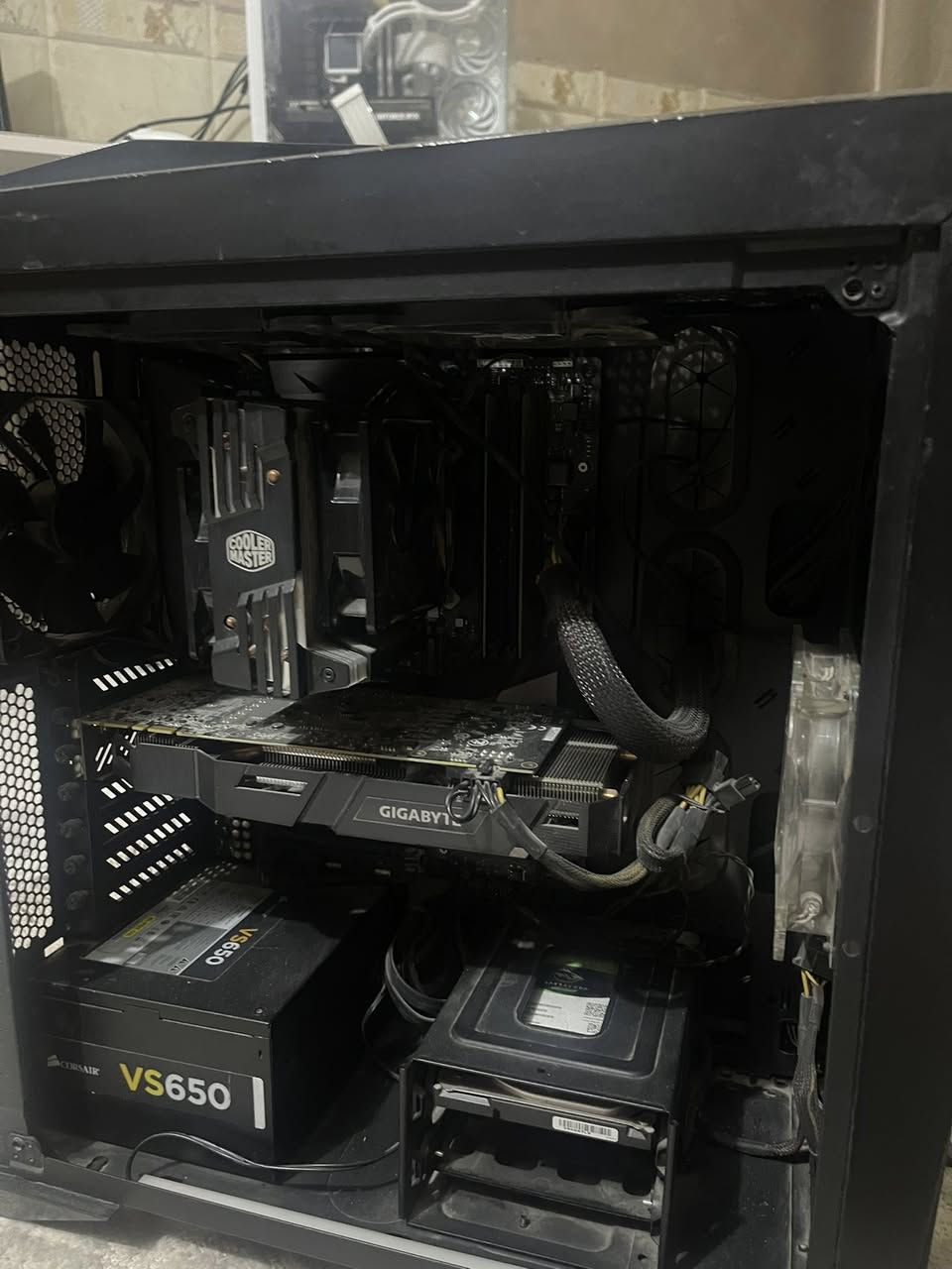 السلام عليكم
كارت 1070

Intel i5-8600

Ssd 512

هارد 1 تيرا

Power supply corsair 650 

رامات   ( 16 ) ddr4 2400

للبيع الاتصال ***********

السعر 400 الف
