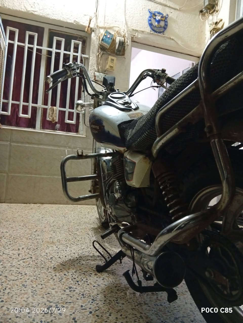 السلام وعليكم  جني دبل بلك مديل 15 اوراقه اصليه مكينه بشرط فول نقص كهربايات  السعر 250 وبي مجال قليل ***********
