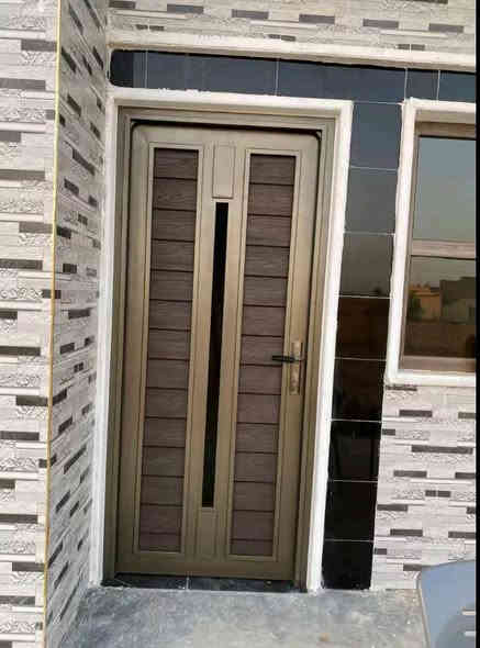 السلام عليكم ورشه حداده لعمل جميع الابواب  وشبابيك  والمراجيح سقايف  وبأسعار مناسبة جدا الشارع البره قرب حجي ستار البنجرجي مقابل منضمه مؤسسة الخيرر
واتساب ***********
