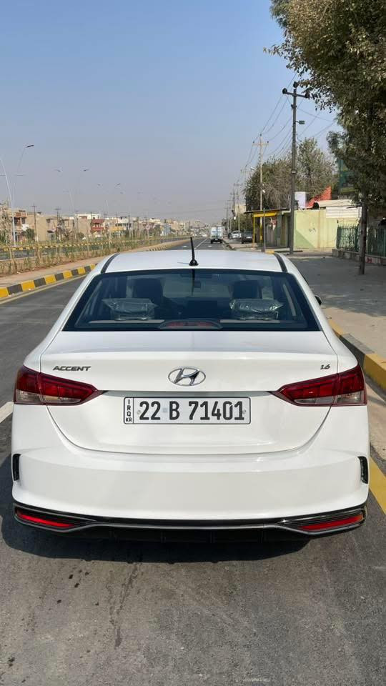 بسم الله وعلى بركة الله 
الســـــعـــــر 145$ و بيه مجال للشراي و الطيبين
اكسنت Accent 2021 اعلى فئة Verna 
الشكل الجـــــديــــد 
رقم اربيل الدولي ( مسطرة ) 
سنوية وهزة جديدة 
#كوري بدون صبغ فقط شبر ( #كرت بالباب ) 
و شبر بارد باب السايق 
#محرك 16 دوش 
#كير ATM اوتوماتيك + كير عادي 6 نمره 
#سلايد_روف
#تحكمات ستيرن 
#اشارات بالمرايات
#مراية تحكم كهرب 
#سنتر لوك Centre lock 
بريك ABS
#ويل_كب كروم 
#قطعتين_تبريد
السيارة ماشية 52.000 الف كيلو 
#كير_ومحرك_وتبريد شـــــــرط 
باقي السيارة وضع شركة 
للتواصل:***********
