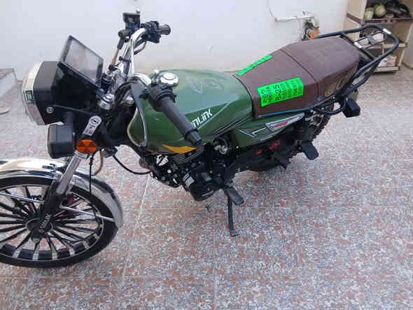 السلام عليكم  دراجه إيراني مديل 25 مفوله بعدها تخبل  وضع شركه 
ماشيه5000 بس عنواني سامراء  اوراق منفيس كلها بيها 
السعر825وبيها مجال مو شري اعبر منشور 
***********
