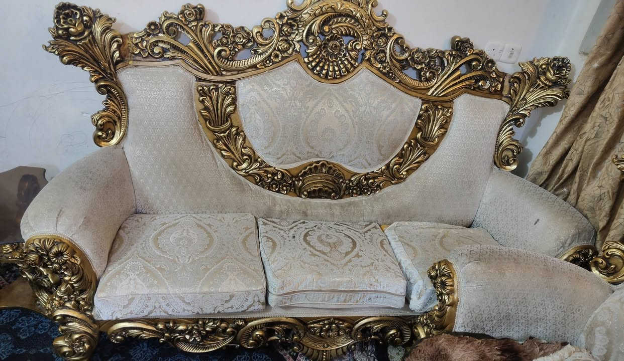 السلام عليكم تخم ملكي نضيف ويا طبلات مالاتة سعر 600 كربلاء حي العباس ***********
