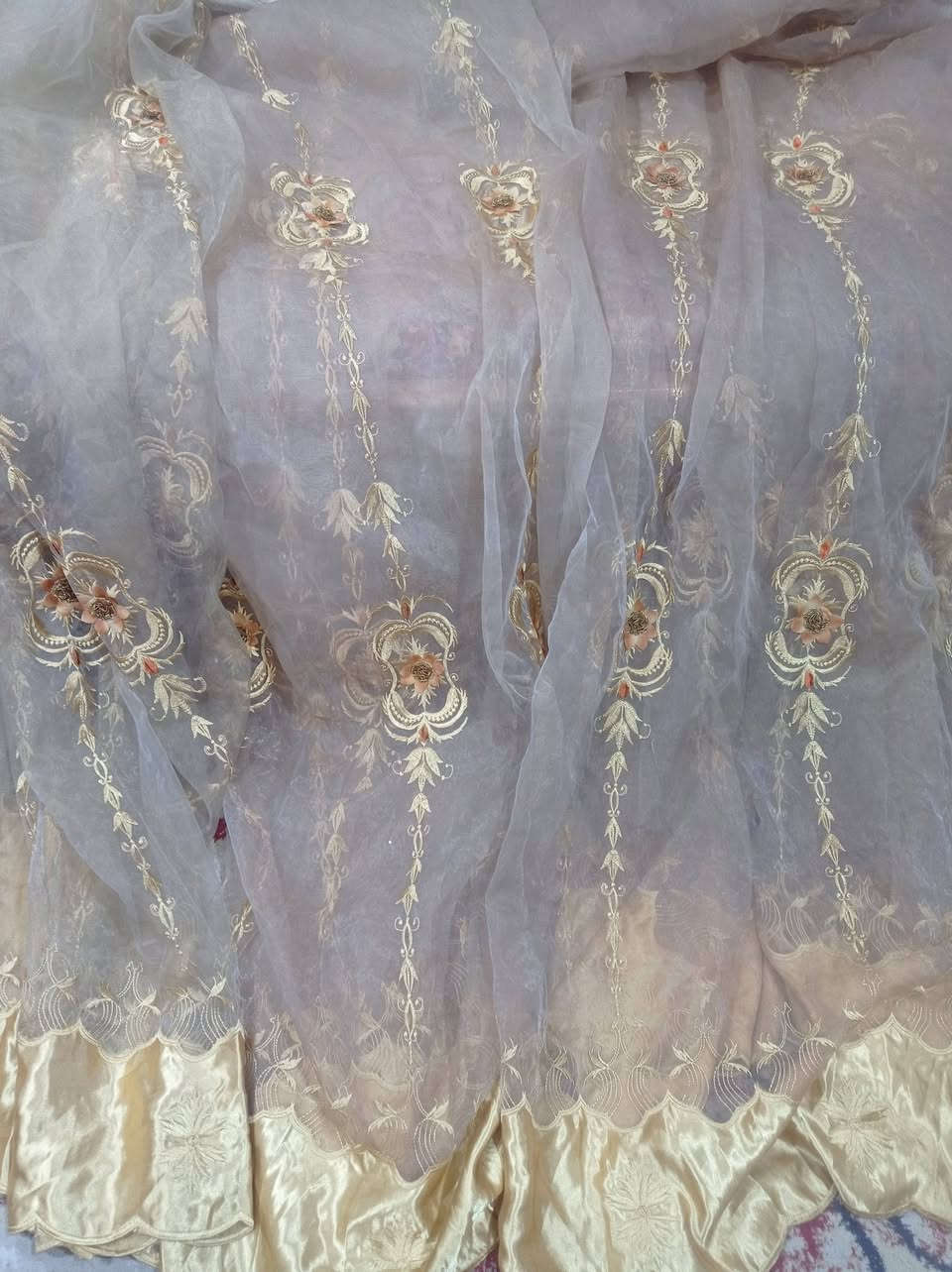 السلام عليكم 
للبيع فقط التول بدون برده ثري دي ورده بارزه طول 3 متر وعرض 4 متر مخيطه وكامله اريدها ب 25 قفل وعندي توصيل كل مناطق بابل 3 الالف


**إذا كنت صاحب هذا الإعلان وتريد حذفه لأي سبب، رجاءا أرسل رسالة إلى الدعم الفني**