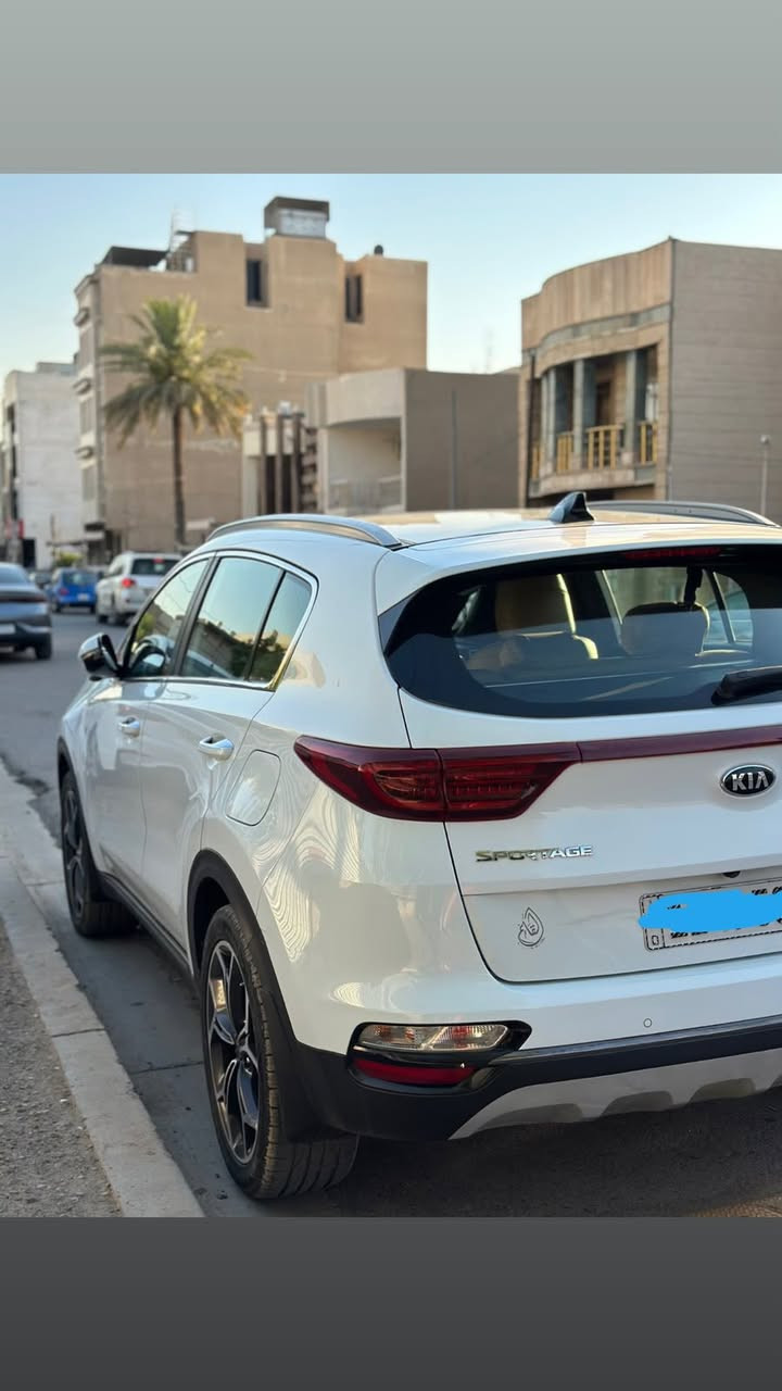 السلام عليكم
سبورتج GT line 2021 وارد خليجي واحد على واحد 
ماشية 63 الف كيلو

المواصفات : اشاير مراة 
كراسي جلد كهرباء 
بانوراما 
تشغيل عن بعد 
نظام ترحيب 
هاند بريك كهرباء
انظمة قيادة 
شاشة كبيرة كاربلي 
صندوك فتح وغلق دكمة 
حساسات امامية وخلفية 

بيها شبر بارد بالجاملغ الخلفي وطخات بسيطة 

السعر 210 ورقة

***********

