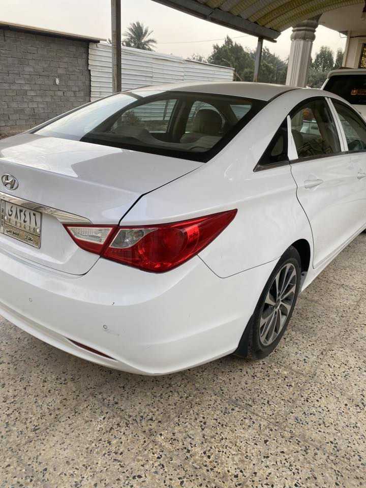 سلام عليكم سوناته ١٣ خليجيه
شركه العامه شكل ١٤ 
كشن سياق كهربه 
شفتات 
مري شفط معروف مال شركه العامه 
رقم بغداد تحويل ثاني يوم
سياره بيها قطعتين صبغ ول سونار موجود بل منشور

مكاني بغداد /ناحيه الرشيد 
سعر ١٢٥ وبيها مجال
***********
