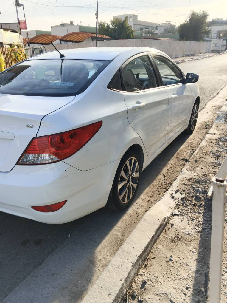 السلام وعليكم 
للبيع اكسنت مضلع 
موديل 17 
رقم بغداد 
118 وبيها مجال بسيط 
عنوان بغداد شارع فلسطين 
*********** بغداد, العراق
