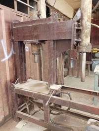 عندي هذا البريص للبيع 07707731364