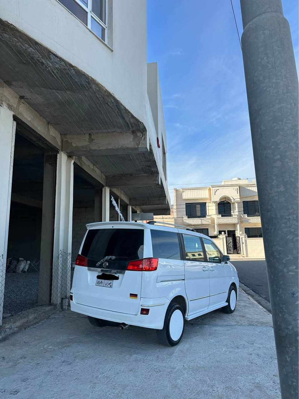 سياره زنار
موديل ٢٠١١ سياره بئ صبخه و بئ ده عمه گيرو و مكينه ب شرت شرت هه مي تشتئ سيارئ جديدن هه ر چار تايره و ته بيردي سه ر سويچيه و شاشيه و كاميره 
سعر 70$ و مجال 
غرامه ١٧٠ هزارن 
عنوان زاخو
بو هه ر پيزانيك ته له فونا مه بكن
***********
هه كو موشتري بي ته له فونئ بكه زاخو, دهوك
