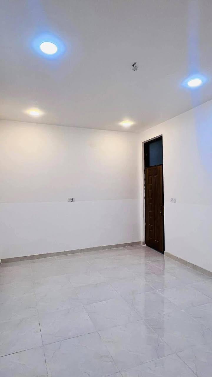 دار سكن 135 م حديث مامسكون طابق واحد شارع 10 بالحقوقين 

للاستفسار ***********

***********
