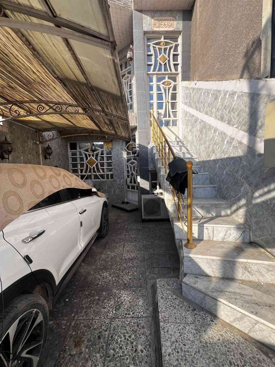 دار للبيع
مساحه 135متر خارطه تركيه 
الواجهة 5 متر
نزال 27 متر 

الطابق الاول
مطبخ+خدمات+غرفة نوم+منور
 
الطابق الثاني 
غرفة+خدمات+استقبال نظام تركي

الطابق الثالث 
غرفة+ خدمات+سطح

بغداد الجديدة / حي الخليج 
📍قرب مستشفى العلماء 
الاستفسار ***********
