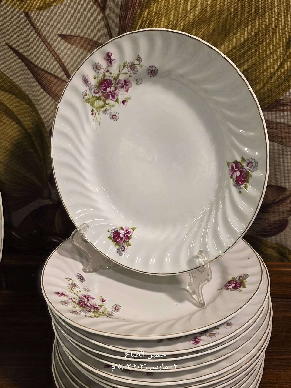 سيت روماني ٢٨ قطعه
١٢ ماعون شطح 
٦ ماعون عميق 
٥ ماعون حلاوه 
١ بلم كبير 
١ صحن كيك كبير 
١ سلطانيه 
١ سوب دان


**إذا كنت صاحب هذا الإعلان وتريد حذفه لأي سبب، رجاءا أرسل رسالة إلى الدعم الفني**