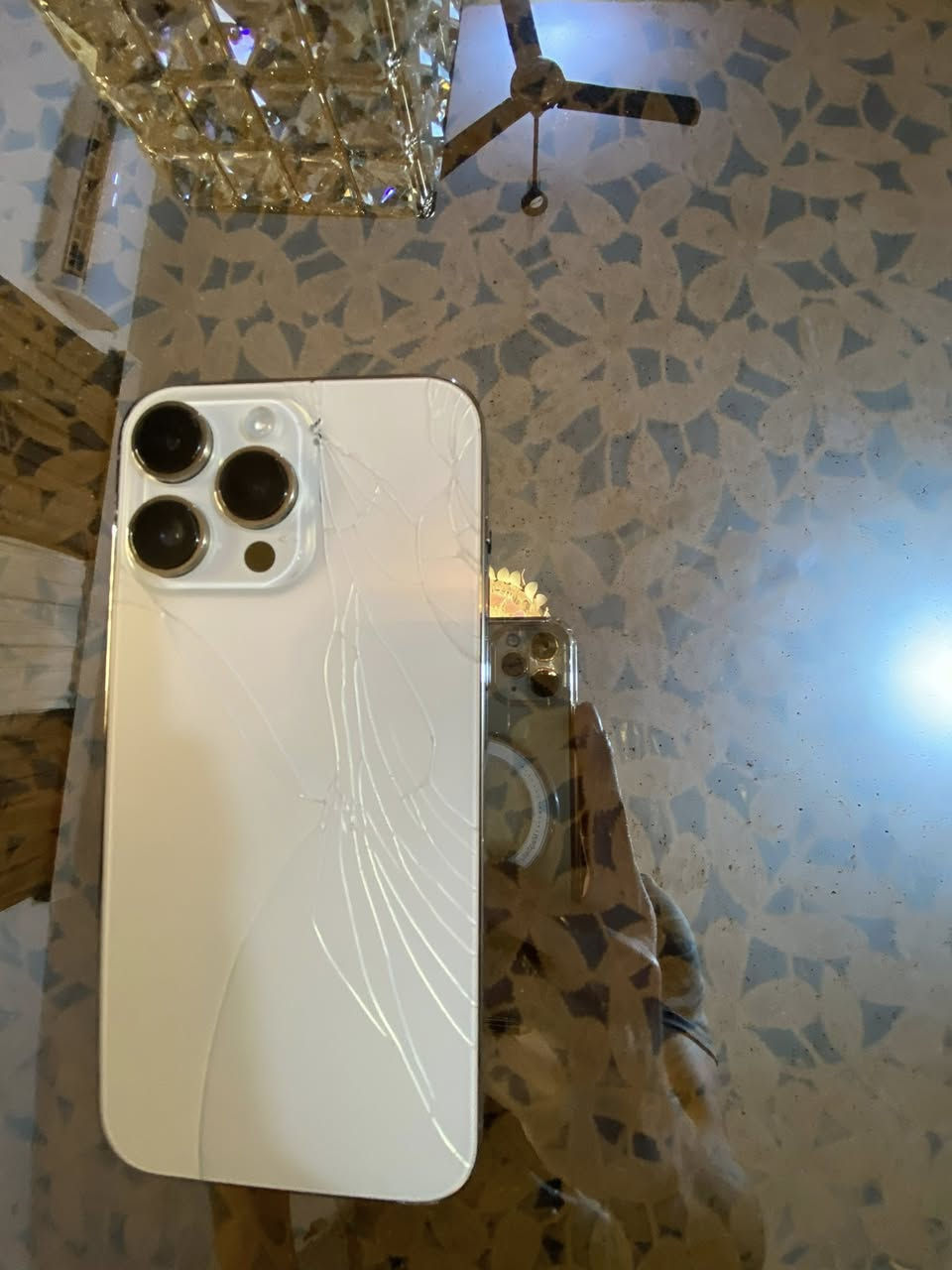 14برو ماكس نقطه بالشاشه وفطر بالضهر
ذاكرته256
ماستر شرق اوسط 
دبل خط للبيع
مكان بابل محاويل
***********
***********
