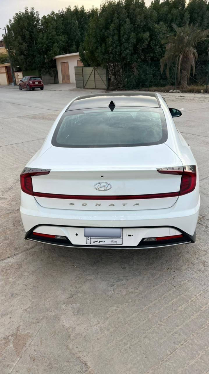 السلام عليكم HOYNDAY SONATA 2021 
 مواصفات SEL مرغوبه 
رقم بغداد
المحرك .2.5 تنفس طبيعي 
شاشه 
حساسات 
كامره خلفيه 
اضائه LED امامي وخلفي 
ابل كار بلي 
عداد المسافه المقطوعه 140 
ايرباك فقط ستيرن 
دواخل سليم 
نضام ترحيب 
رادارات كامله 
سياقه ذاتيه 
تحكم ستيرن كامل 
مثبت سرعه 
مثبت مسار 
سايد بريك بصمه 
4 انضمه قياده 
اوتو هولد 
نضام APS 
مانع انزلاق 
حساس اطارات 
شاشه اعطال 
مراقبة النقطه العمياء 
نضاف اوتو في الكشافات الاماميه والخلفيه 
رادار الخطوط البيضاء 
بلوتوثbaux + usp
صندوق كهربائي ذكي 
مصابيح ضباب 
الحادث موضح بالصور بدون دواخل 
مكان السياره بغداد 
سعر 165 بيها مجال بسيط
الرقم للتواصل ***********
