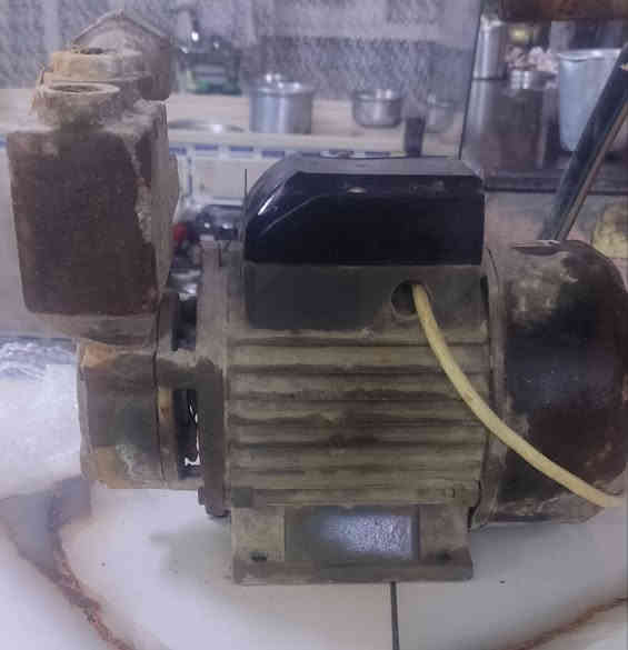 ماطورين مي للبيع سعر الواحد 50ثنينهن شغالات بس واحد يرادله بشاره ملف نحاس100/%رقم لتلفون***********
