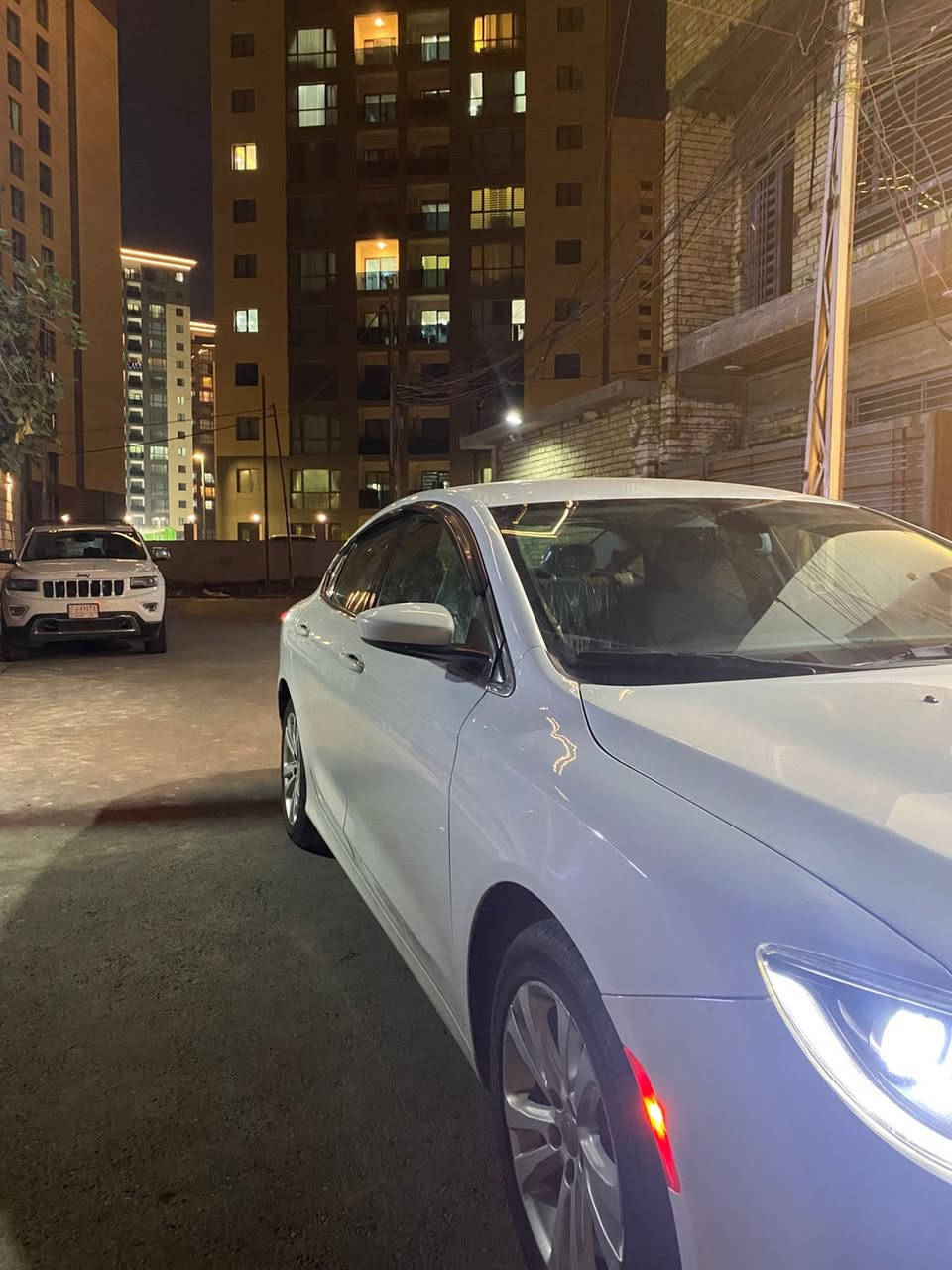 السلام عليكم c200 موديل  16 كير ماوس  محرك 2400 نص فول السيارة جديده كير محرك بشرط قفل 110والسونار موجود ومبدل بابين اثر طعجات بوحده اصليه مكاني بغداد حي الجهاد السيارة باسمي تحويل مباشر 
***********
***********
