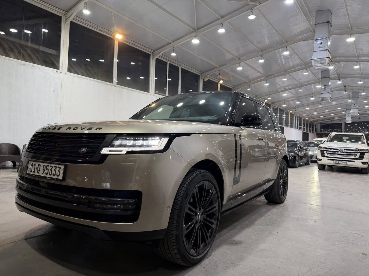RANGE ROVER 2025 🇬🇧P400 V6 
رانج روفر 2025 🇬🇧 p400 V6 
ضمان وكالة سردار ✅
تغليف كامل المركبة ppf 
كفالة عامة 
عداد المسافة المقطوعة 14000 k/m 

📍بغداد شركة ابو ظبي چكوك قرب بوابة الكاظمية 

***********

*********** 📞
