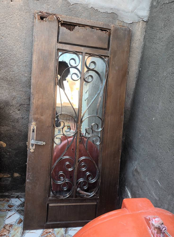 باب للبيع نظيفه مكان سماوه ام العصافير 75 بيها مجال***********
