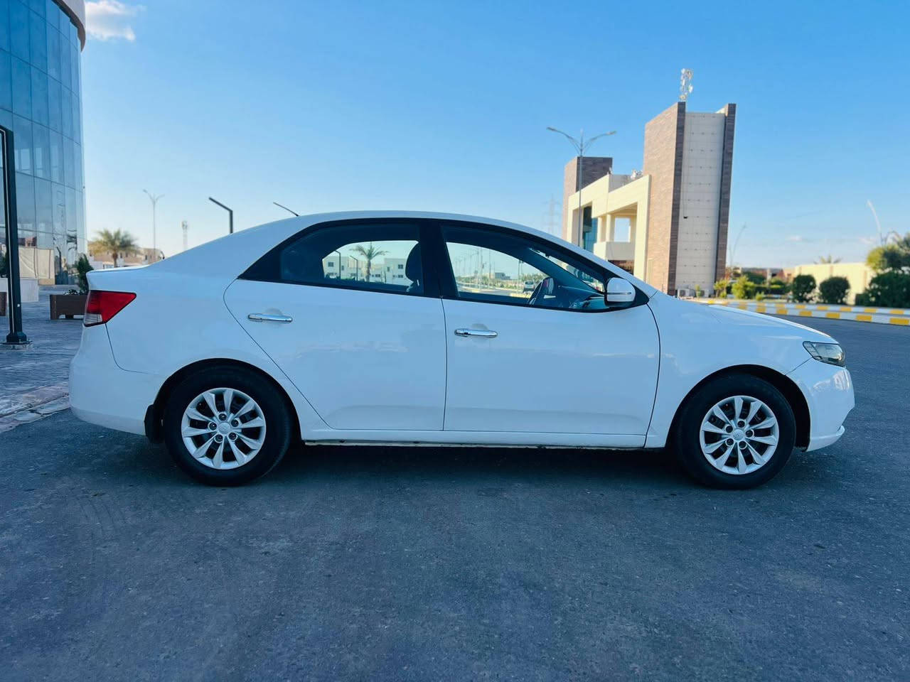 السلام عليكم
سيارتو ٢٠١٢ خليجي 
محرك تبريد شرط عالفحص 
كير ٦نمرة شرط 
تخم تاير صدر جديد 
المواصفات نص فول
والسونار مرفق ميحتاج اذكر شي بدوون اي دواخل 
سيارة مال جناي مامتعوبة رقم اربيل دولي تحويل مباشر 
السعر ٨٧ وبيها مجال حك الجية مكاني تكريت 
***********
