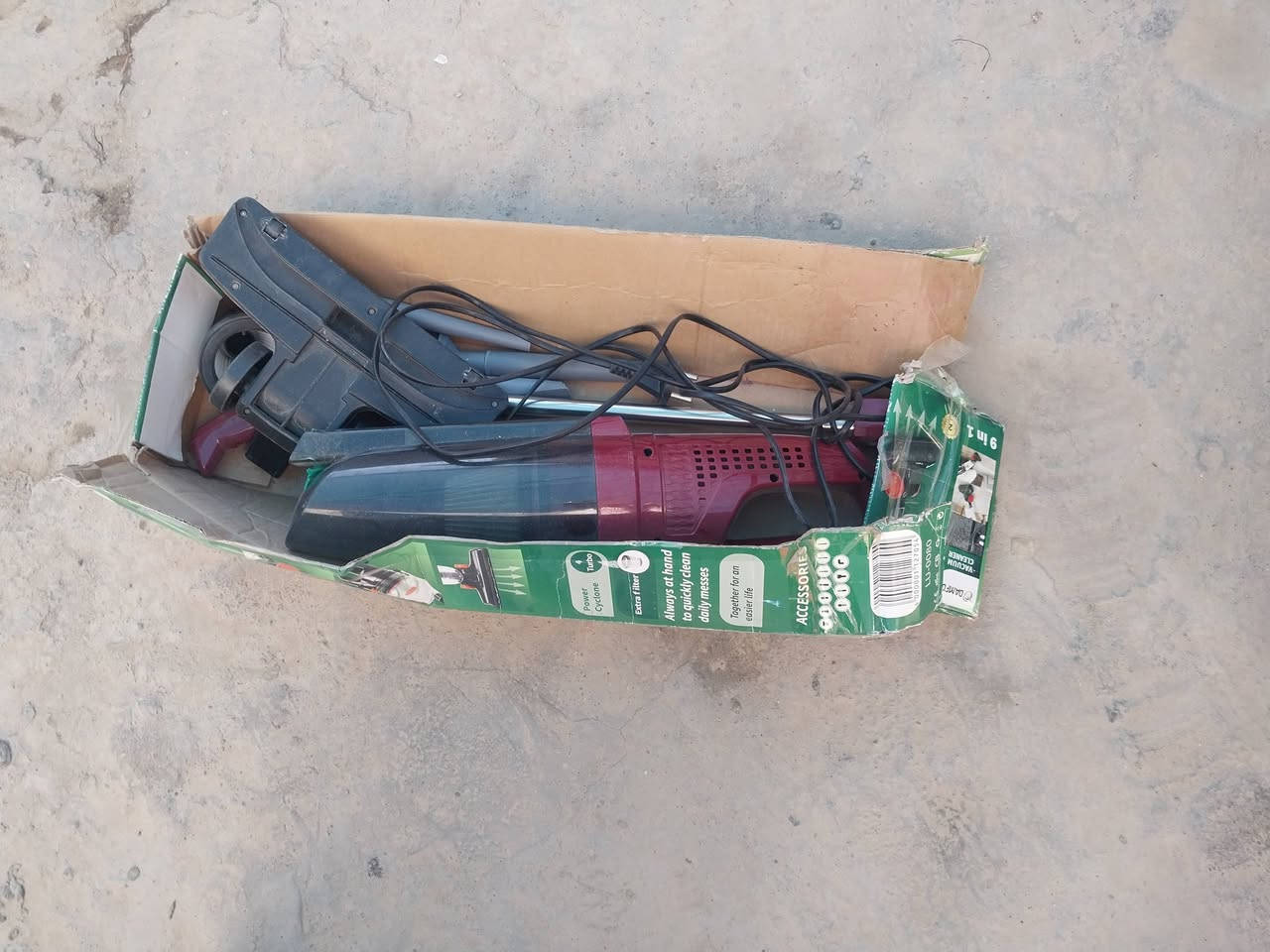 السلام عليكم..
للبيع مستعمل 
تلفزيون بلازما LG شاشة بيها خط بالوسط شغال ونقص ريمونت
طباخ اربع عيون شغال كلهن يشتغلن
مكناسة كهربائية فحم ما اعرف شبيه مع جميع ملحقاتها
مبردة صغيرة مروح شغاله كلشي ما بيها 
كلهن ب 100 الف 
تواصل وياي وتدلل بطويريج
***********
