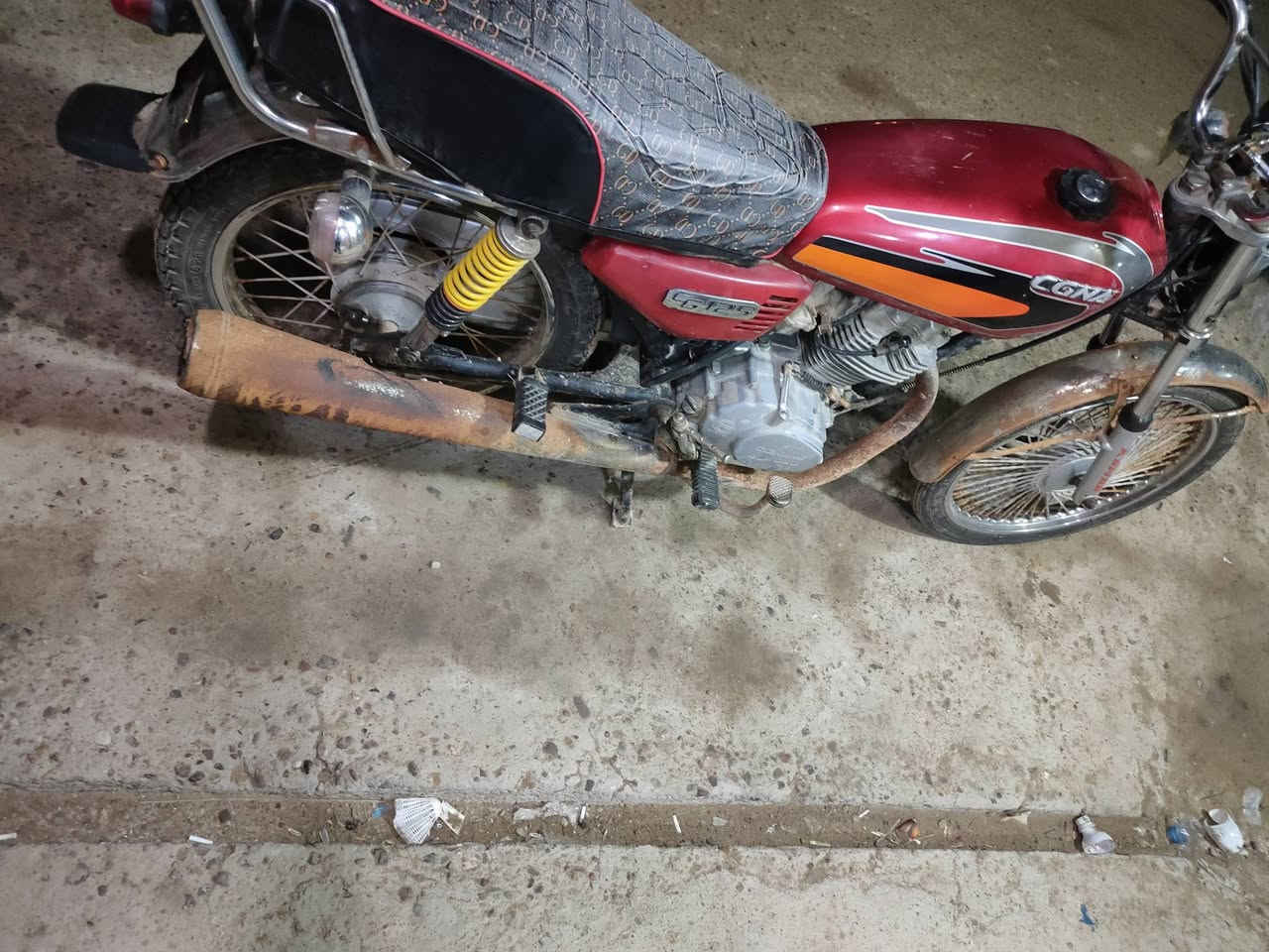 السلام عليكم دراجه للبيع نامه+اوراق كامله السعر 600 مو بها مجال الرقم ***********
