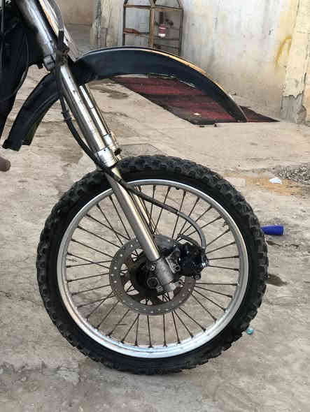 سلام عليكم 🙋‍♂️اخوان دراجه 🏍️قفاز ياباني 🇱🇷حجم كبير☝️
مكينه موديل٢٠٢٣ ) 🫡لا تبخير ولا تنقيص 👍🏼
شاصي تانكي كشن اتيرات وياله نضاف بريك امامي شغال🤝 
بسً ☝️نقص دشلي مال زنجيل 🫰🏽مكان بغداد الراشديه 
وره البوابه رقم ***********بي واتساب اخوان ومراوس🫢 عادي وسعر خاص جدن مناسب 
تحياتي لكم جميعا 🫡🫢
