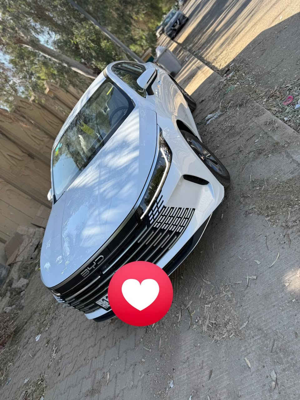 ((مرقم كامل بغداد  ))
بي واي دي دست رويل( زيرو زيرو)  ماشية كد الترقيم 

كامل ملحقاتها تجي بصمة وكارت 
وتجي وياها عدت كاملة

وبيها إضافات كاعيات حوضيات
وفرشت دشبول 
وغلاف بصمة وستيرن 
ومنزللها برامج للشلشة وكل التحديثات
شاحنة ومنفاخ الاطارات والعدة كاملة
رقم بغداد( بسمي )
الرقم ( *********** )
مكاني بغداد( حي الإعلام ) 
السعر 19500

