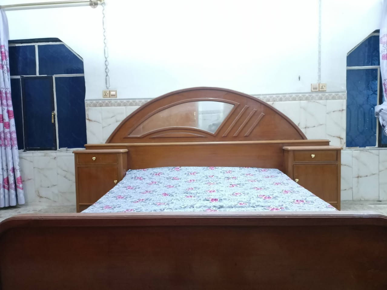 رقم صاحب الغرفه ***********‬‏
المكان نجف السعر (375)
غرفه صاج عراقي ام 6 باب طابقين (تسكام) قويه كامله مع دوشك بسعر مناسب جدآ
