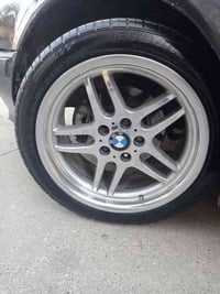 وویلی M18دووسایز تایەکانی سەدا 80تازەیە وویلەکانی زۆرجوان وبێ عەیبە بێ...