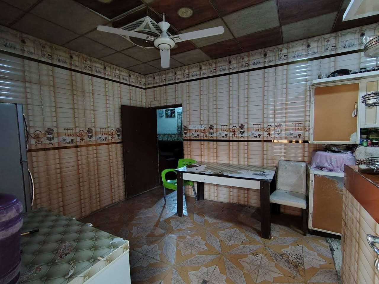 دار للبيع طابو صرف مساحه 200 م عنوانه حي العسكري شارع المكاتب يتكون من 4غرف نوم و استقبال و هول  و مطبخ حار وبارد السعر 175و قابل للتفاوض للاستفسار الاتصال ***********
***********
@إشارة
